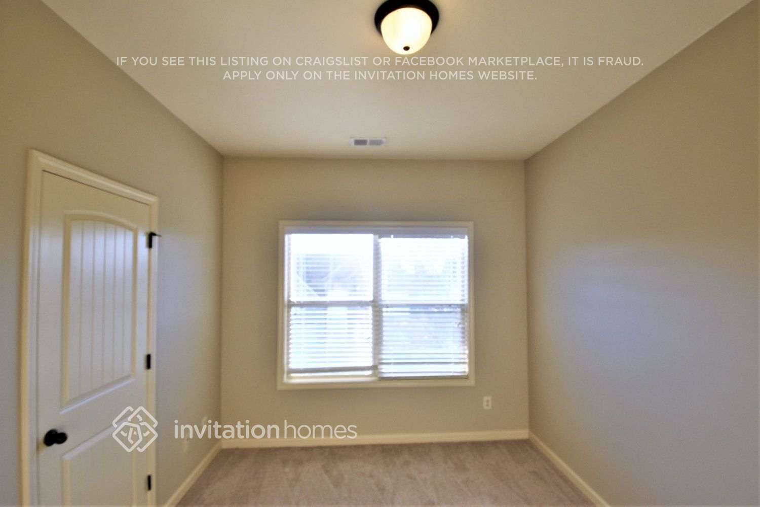 Building Photo - 948 Pine Ln