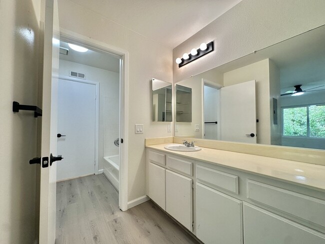 Building Photo - Indulge in coastal living in this beautifu...