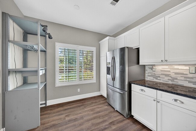Building Photo - 2-Story Twin Home with Solar Panels in the Gated Community of Vista Cupertino!