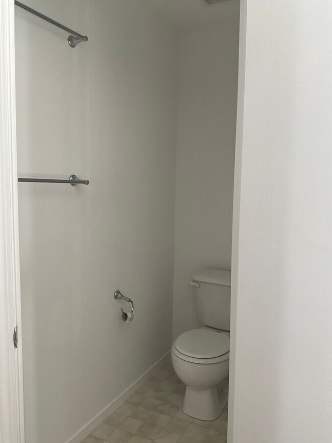 Building Photo - Sparks Family Home in Great Commuting and shopping Location with $1000 Move in Rent Credit!