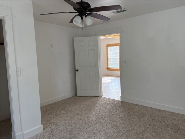 Building Photo - 9210 E Ave O