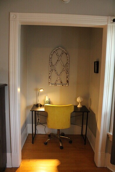 Building Photo - 2621 S Howell Ave