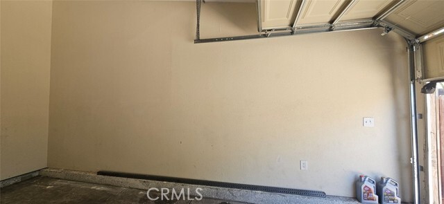 Building Photo - 1633 E 85th St