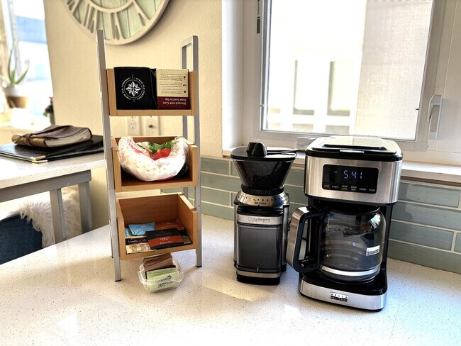 Building Photo - 3066 63rd Ave SW