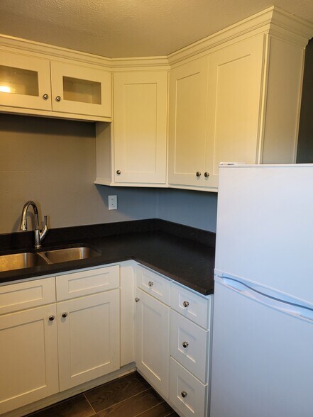 Remodeled kitchen - 5220 Jacksboro Pike