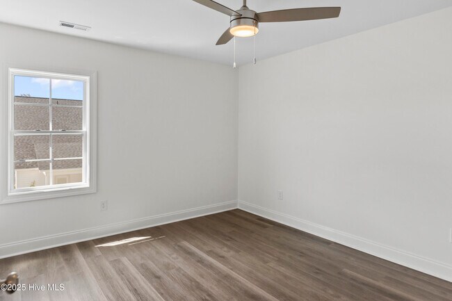 Building Photo - 1408 Hartley Ln