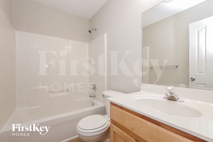 Building Photo - 4609 Sedgelane Dr