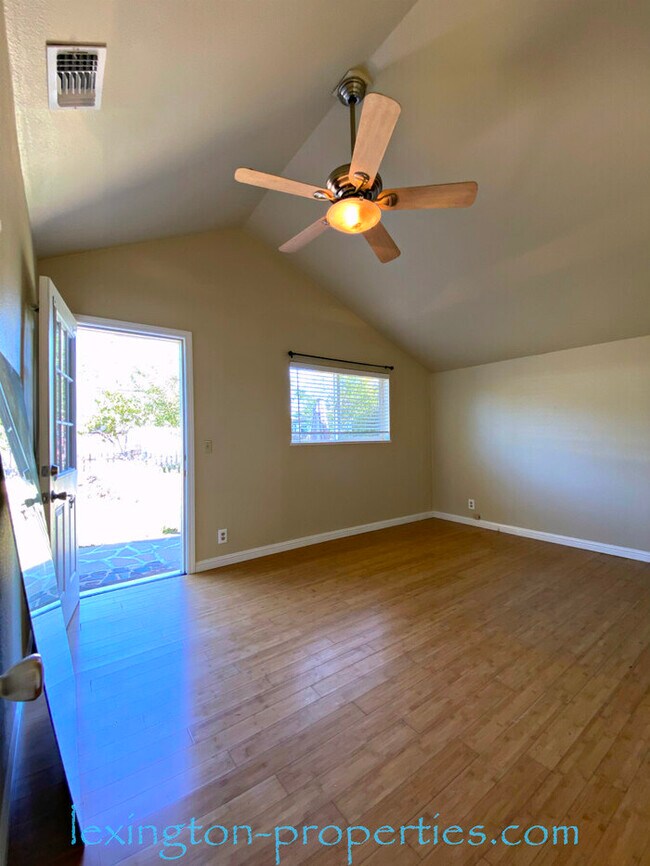 Building Photo - Fantastic, 3Bd/2Ba, Home in the Heart of Rocklin! Off Pacific St., Near Johnson-Springview Park!
