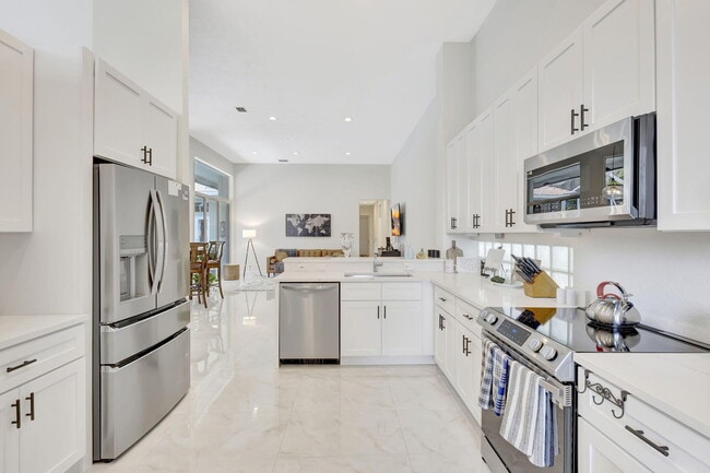 Building Photo - 10891 Fairmont Village Dr
