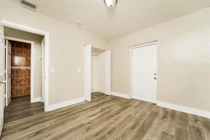 Building Photo - 16461 NW 19th Ave