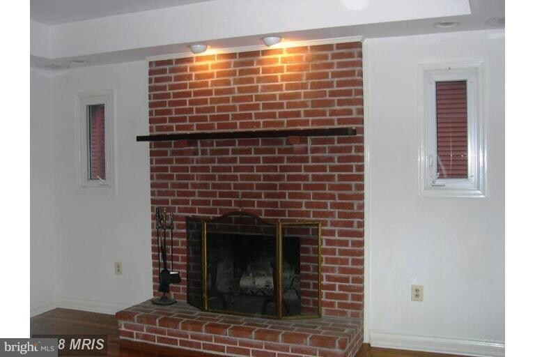 Building Photo - 748 Thayer Ave