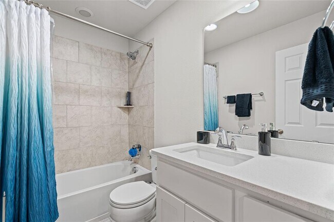 Building Photo - 7325 Loggia Pl