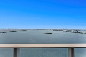 Building Photo - 700 NE 24th St