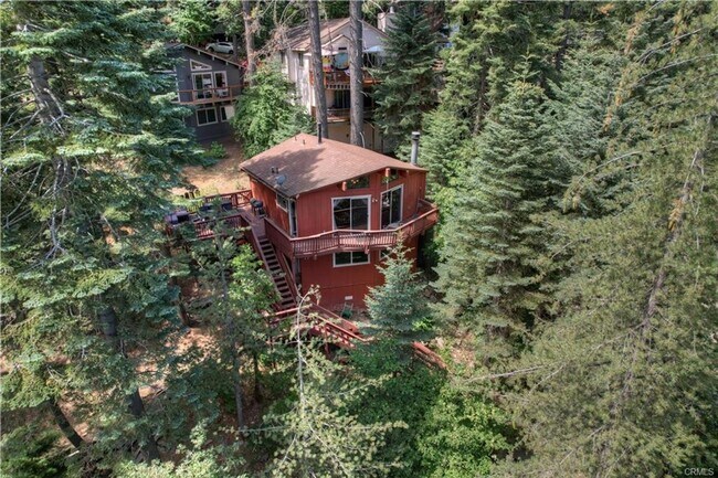 Building Photo - Treehouse-like atmosphere with peek-a-boo views of Lake Arrowhead