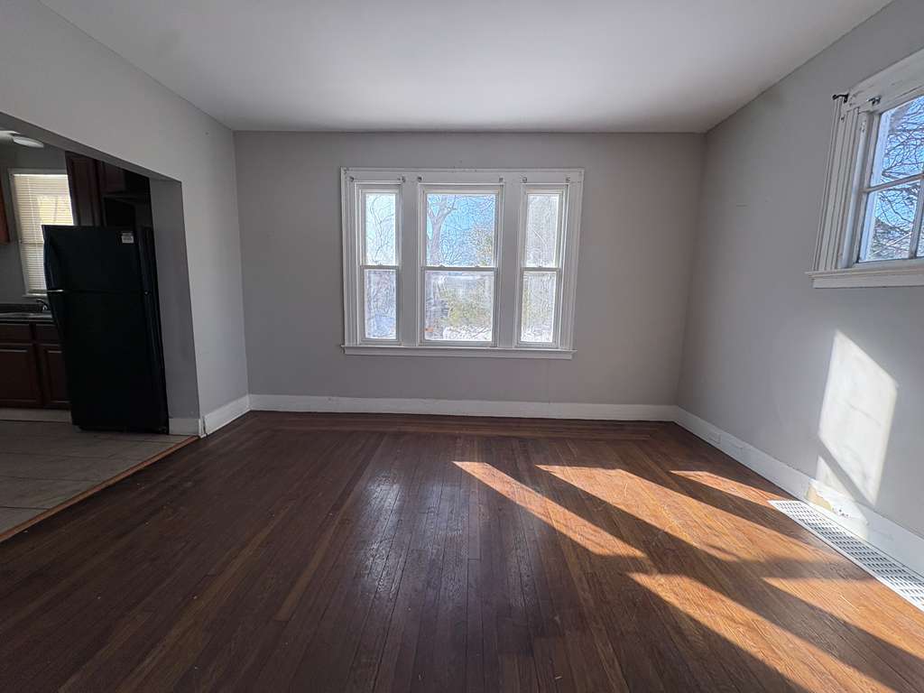 Building Photo - 240 Fountain St