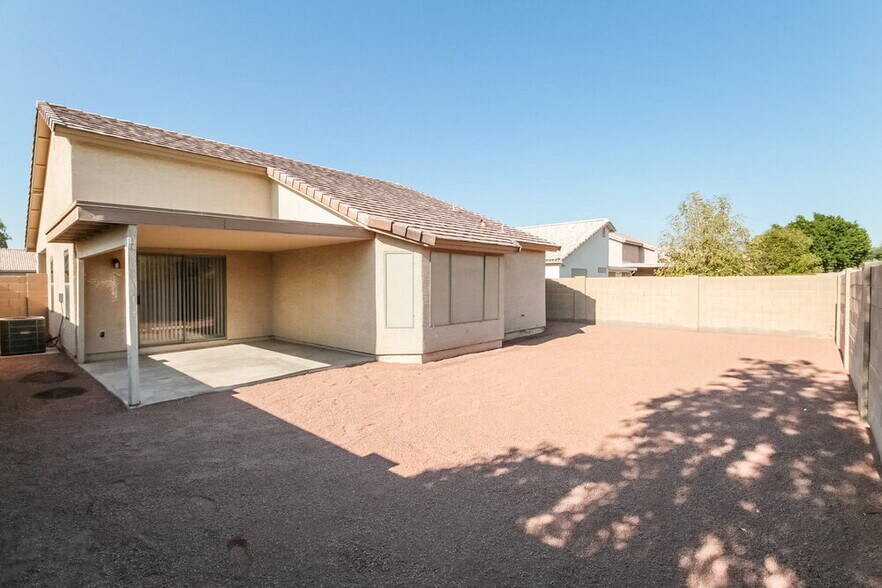 Building Photo - 3721 N 125th Dr