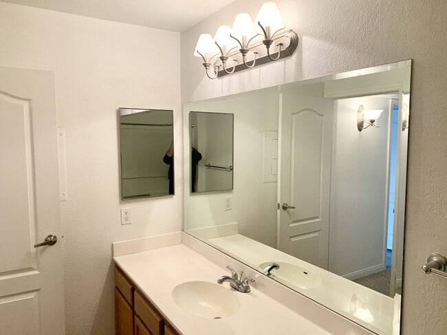 Building Photo - Rancho Bernardo 1 Bedroom Condo For Lease ...
