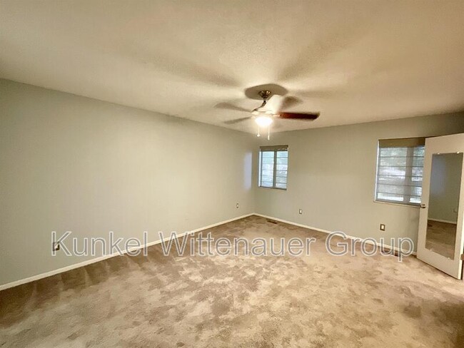 Building Photo - 1126 Woodgate Dr