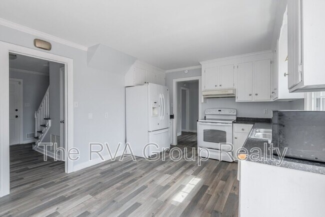 Building Photo - 1601 Lancashire Dr