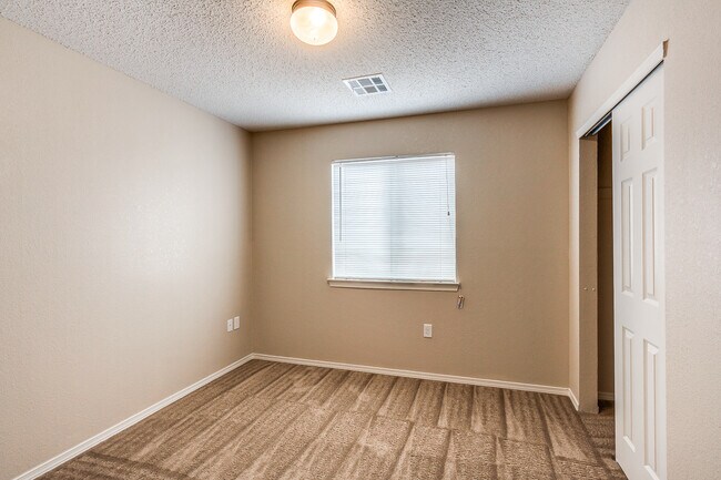 Building Photo - Beautiful 1 Story Property located in the Heart of Horizon City TX