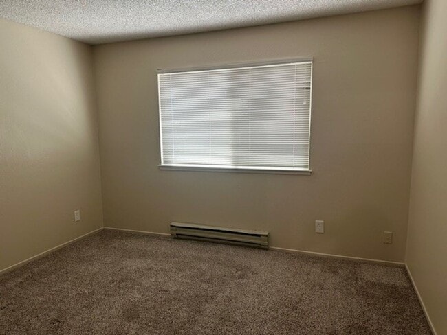 Building Photo - 2 bed 2 bath Santa Clara Condo Near Kaiser now available