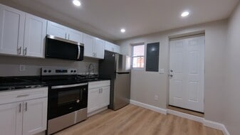 Building Photo - 4646 York Rd