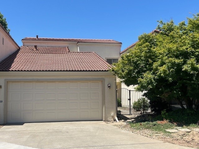 Primary Photo - 7010 Colina Ln
