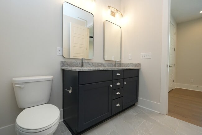 Building Photo - A beautiful home with 4 beds and 3 bath in...