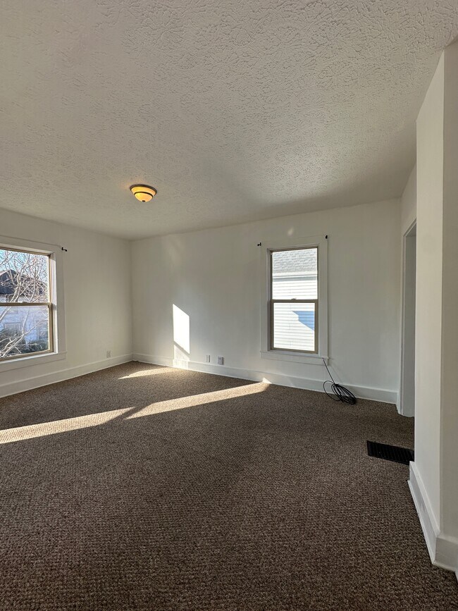 Building Photo - 1008 North St