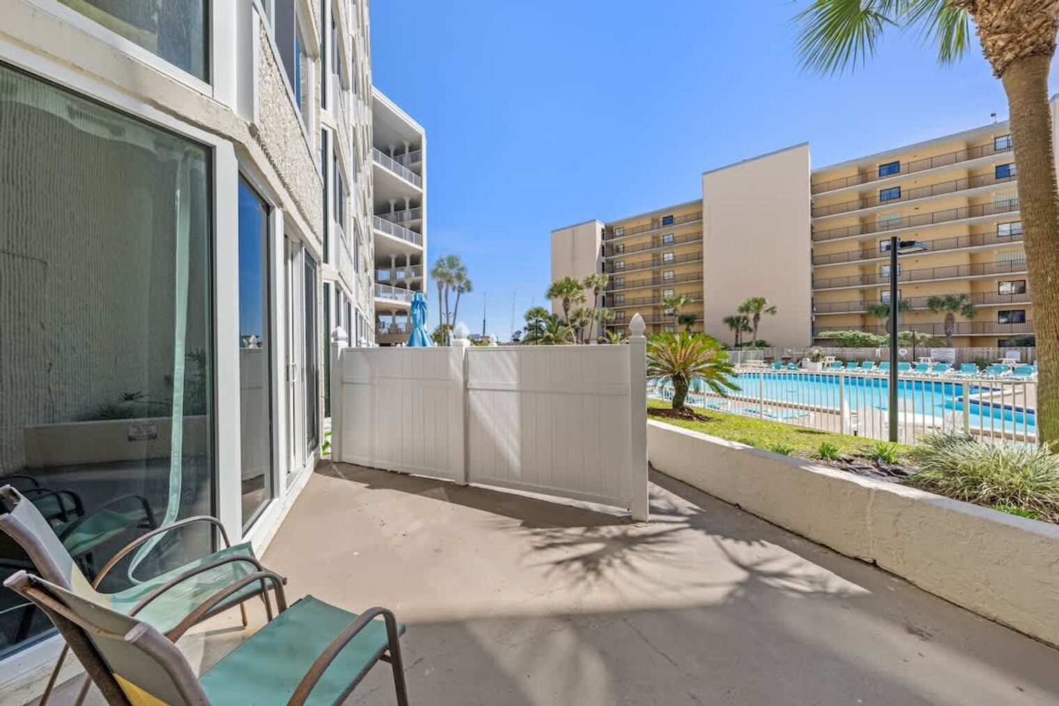 Building Photo - 8817 S Thomas Dr