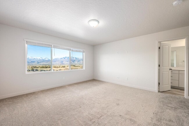 Building Photo - Recently Built Heber City Rental – Bright,...