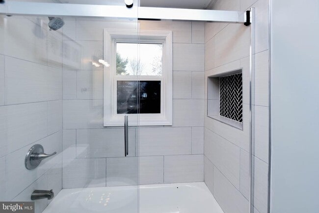 Building Photo - 3802 Cedar Dr