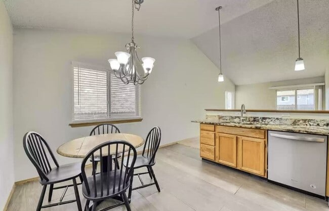 Building Photo - Spring Creek Meadows 3 Bed 2 Bath House wi...