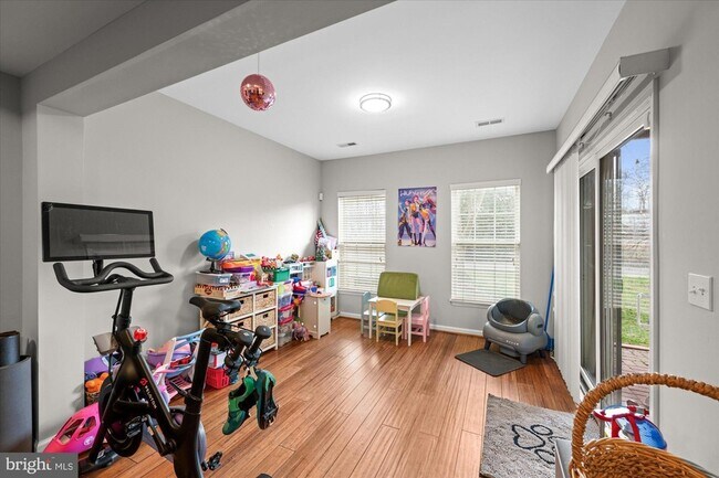 Building Photo - 5076 Grimm Dr