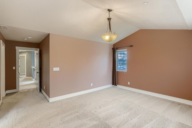 Building Photo - Elegant Orenco Home with Granite Kitchen, Fireplace & Private Greenspace