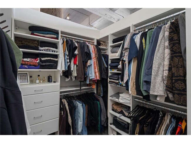 Building Photo - 700 N Washington Ave