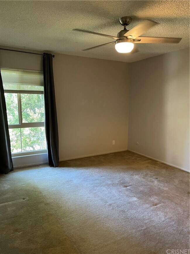 Building Photo - 4714 Park Granada