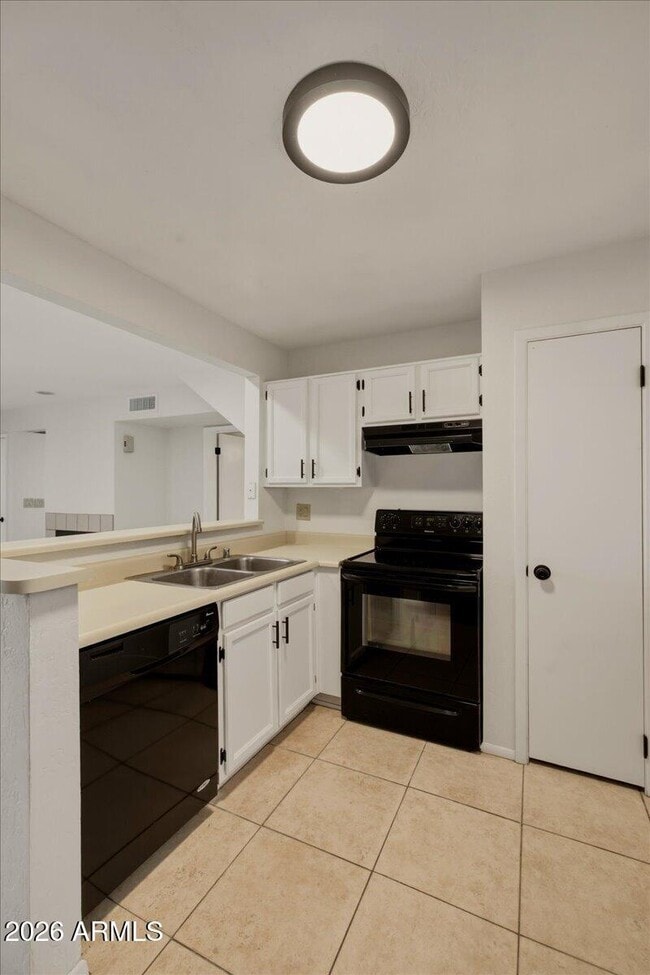 Building Photo - 4901 S Calle Los Cerros Dr