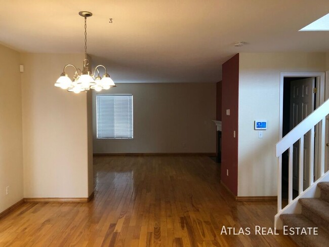 Building Photo - 1316 S Alton Ct