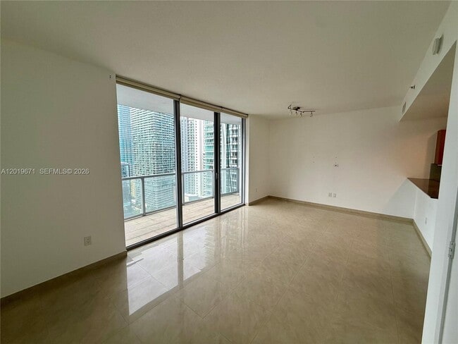 Building Photo - 1060 Brickell Ave