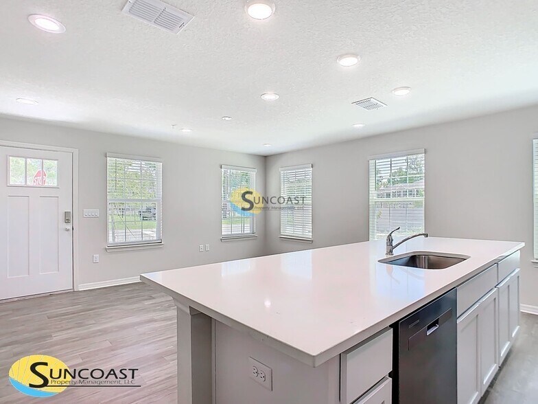 Building Photo - 3821 SW 43rd Ct