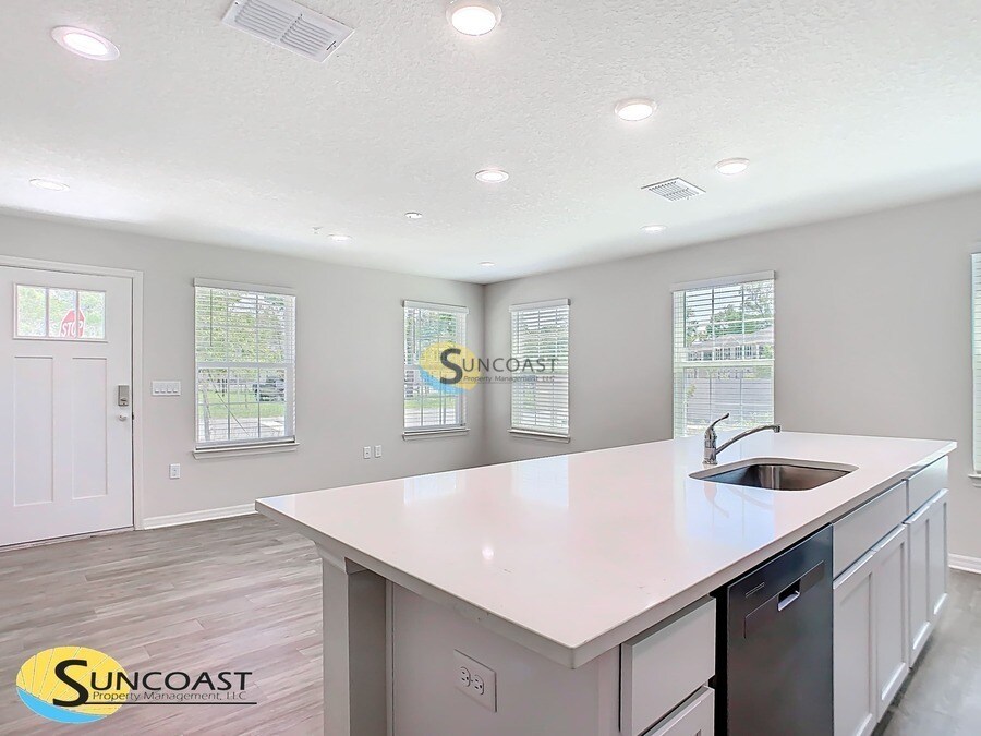 Building Photo - 3821 SW 43rd Ct