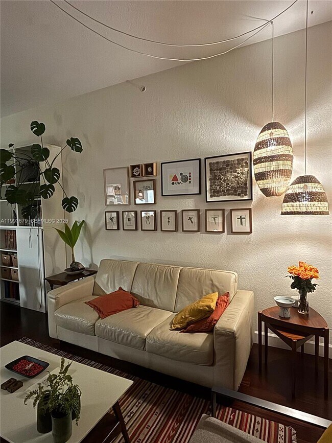 Building Photo - 36 NW 6th Ave