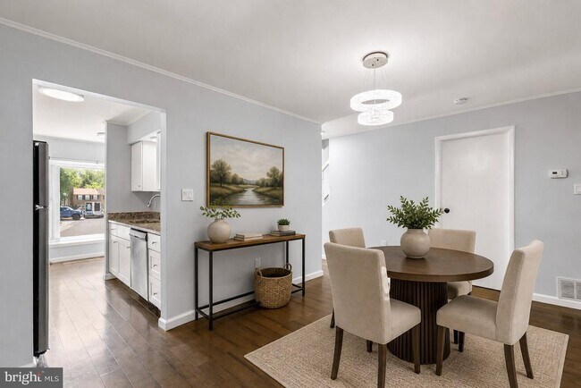 Building Photo - 108 Middle Point Ct