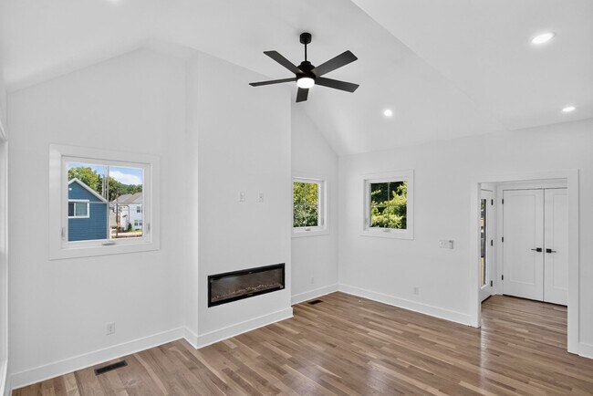 Building Photo - 2408B 14th Avenue N