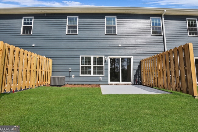 Building Photo - 408 S Zetterower Ave