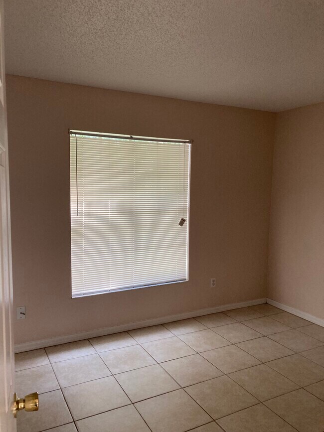 Building Photo - 2742 Cullens Ct