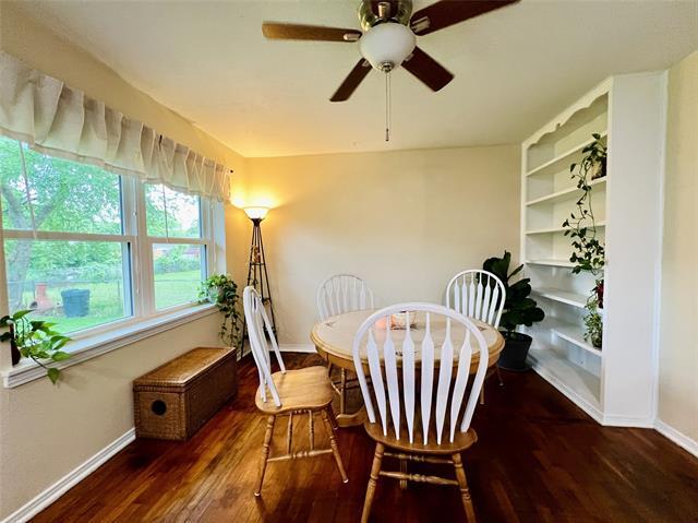 Building Photo - 310 W 15th St