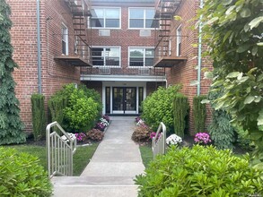 Building Photo - 111 S Central Ave