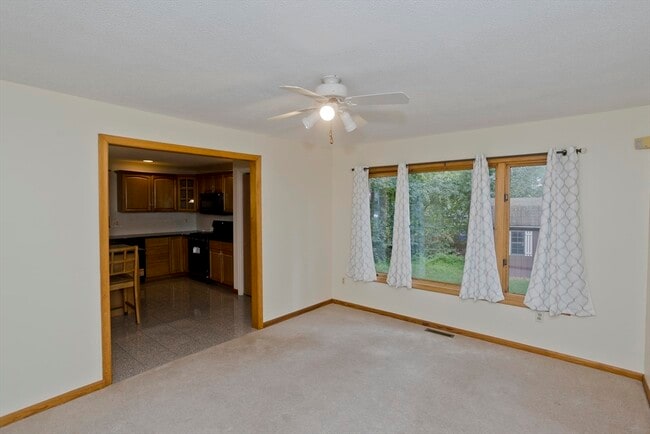 Building Photo - 27 Bunker Cir